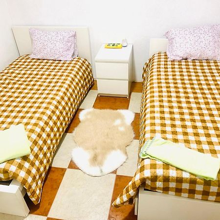 Japji Guest House Esmeriz Vitoria Bagian luar foto