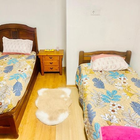 Japji Guest House Esmeriz Vitoria Bagian luar foto
