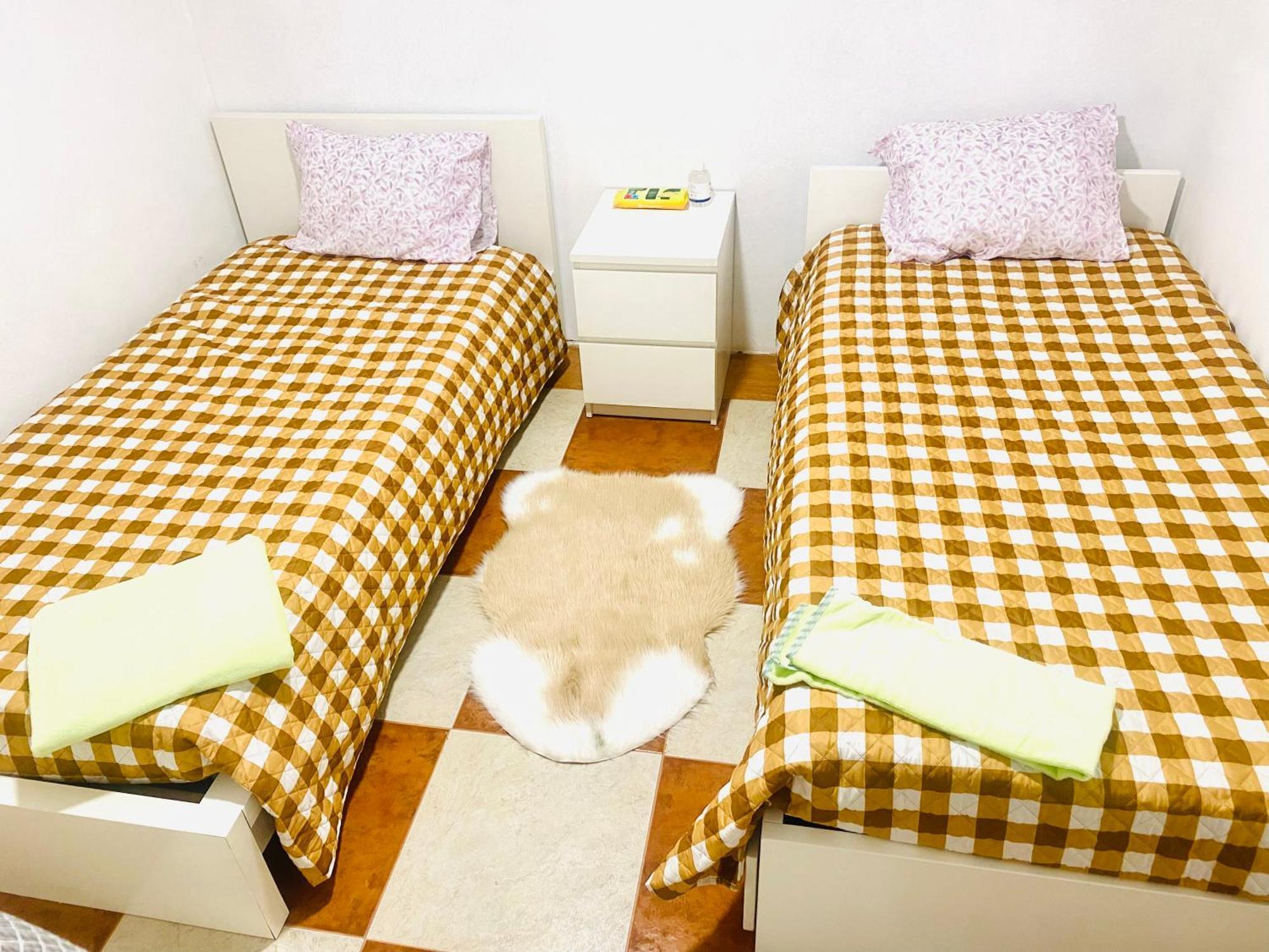 Japji Guest House Esmeriz Vitoria Bagian luar foto
