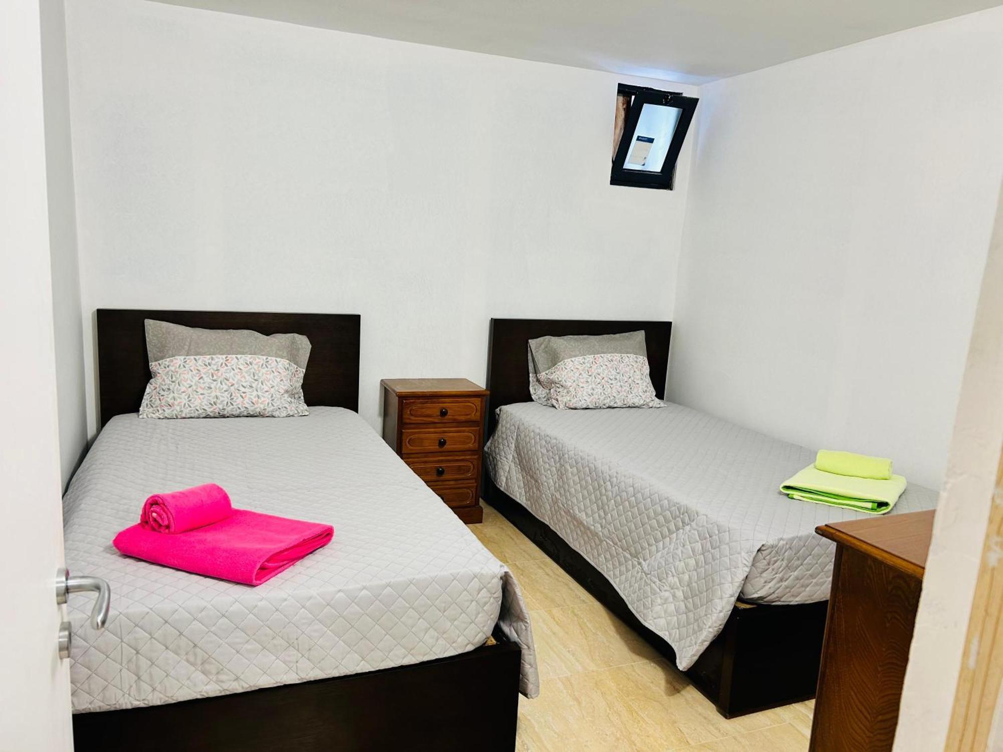 Japji Guest House Esmeriz Vitoria Bagian luar foto