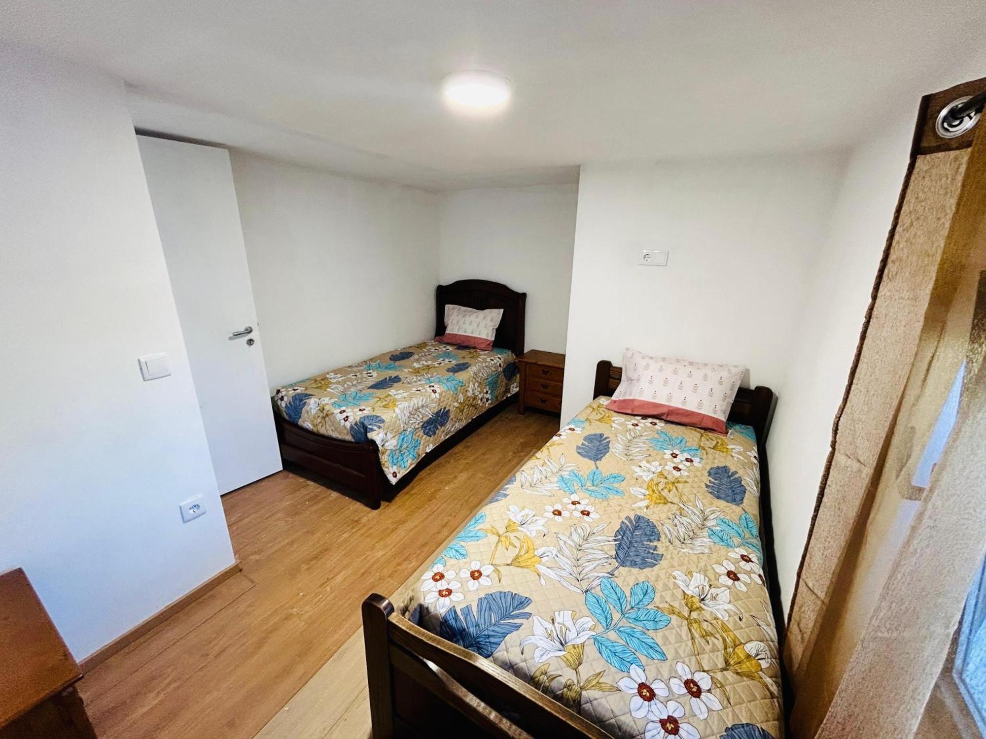 Japji Guest House Esmeriz Vitoria Bagian luar foto