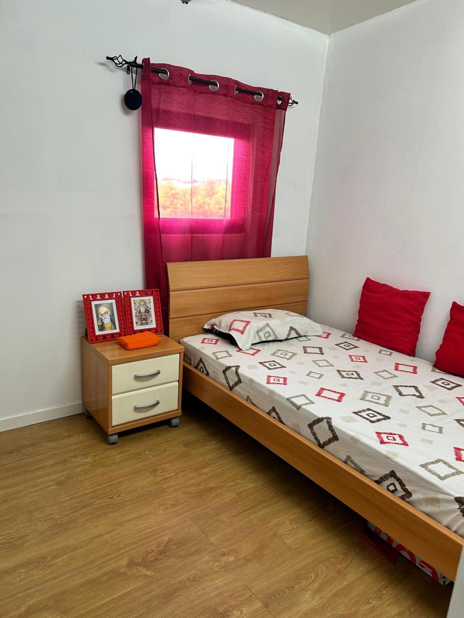 Japji Guest House Esmeriz Vitoria Bagian luar foto